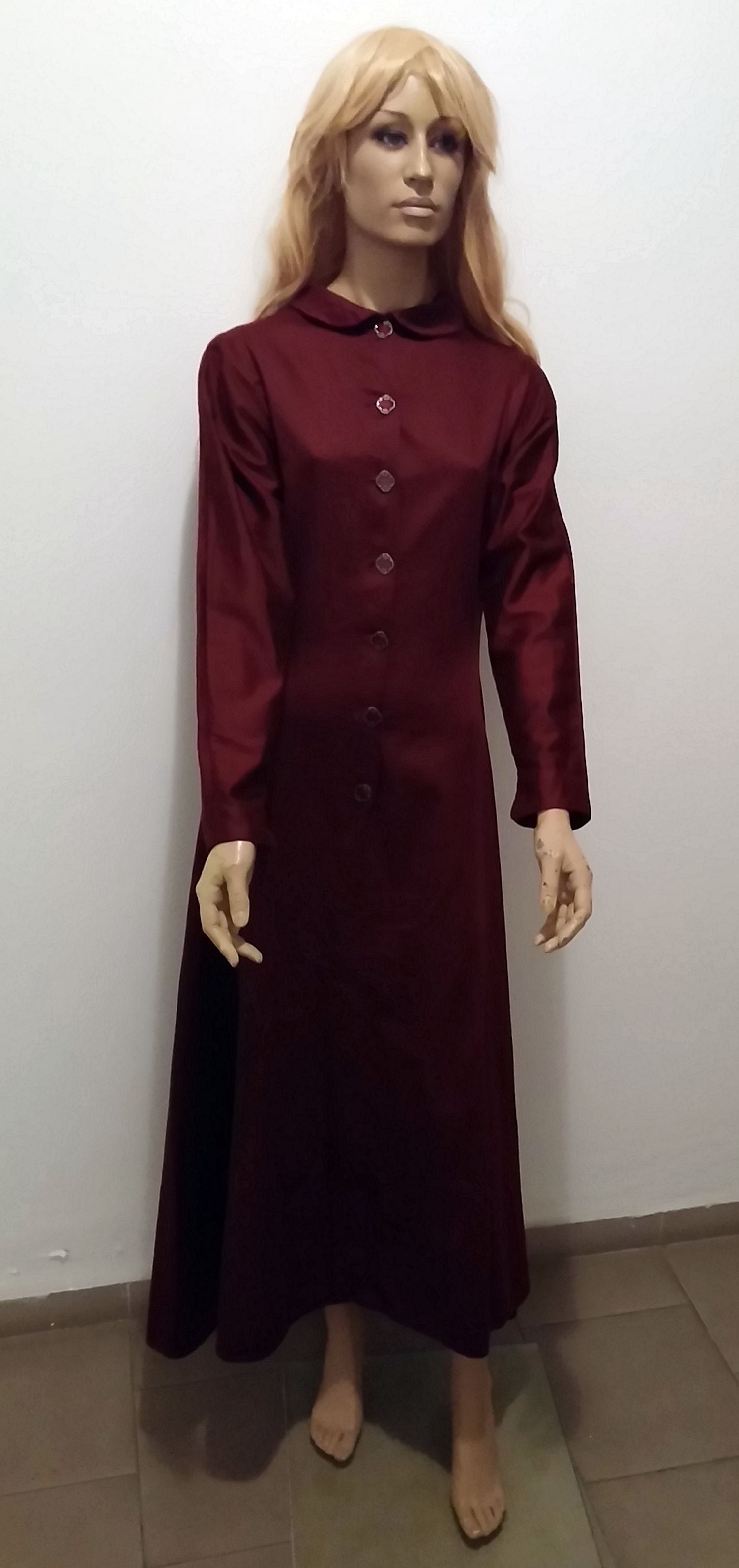 Dama in Veste Marrone